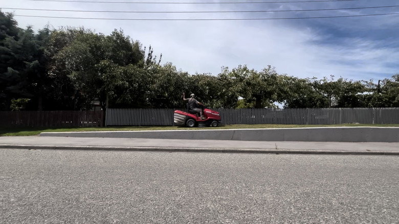 Imatge de A Suburban Drone