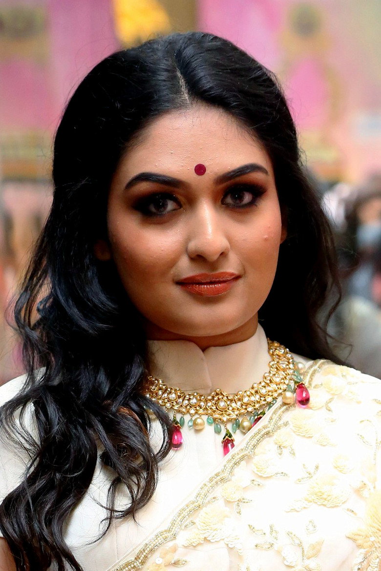Prayaga Martin photo 2