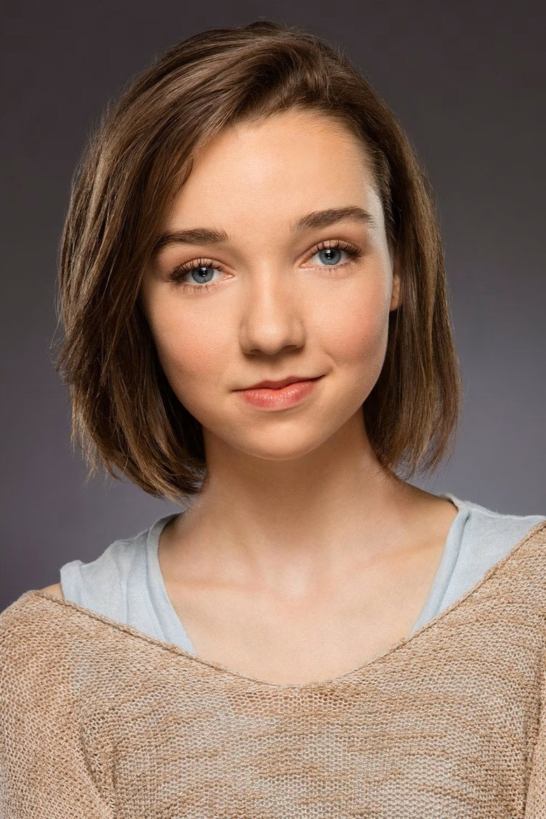 Julia Sarah Stone photo 4