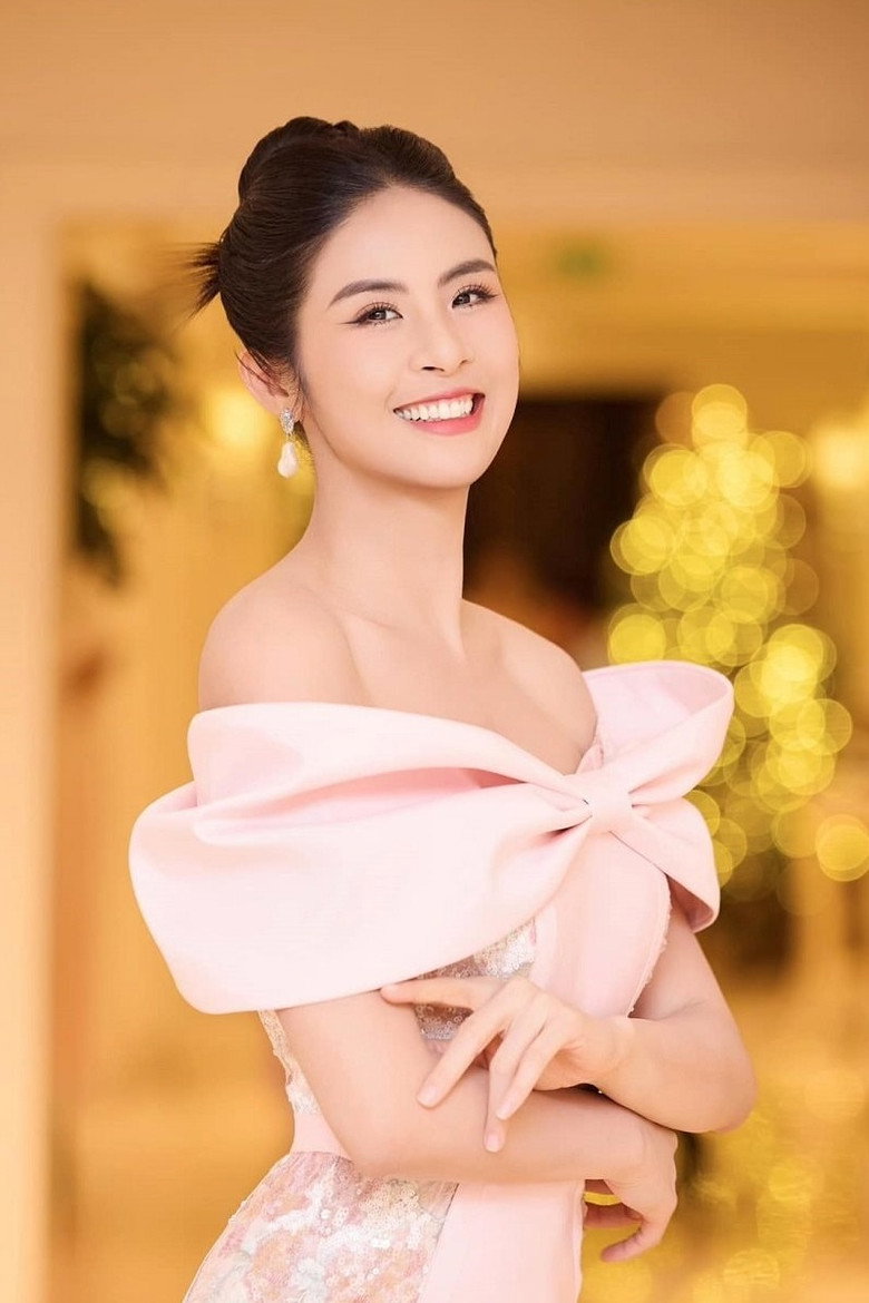 Ngọc Hân portrait