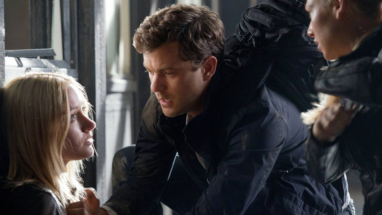 Still from Fringe - Season 5 Episode 4