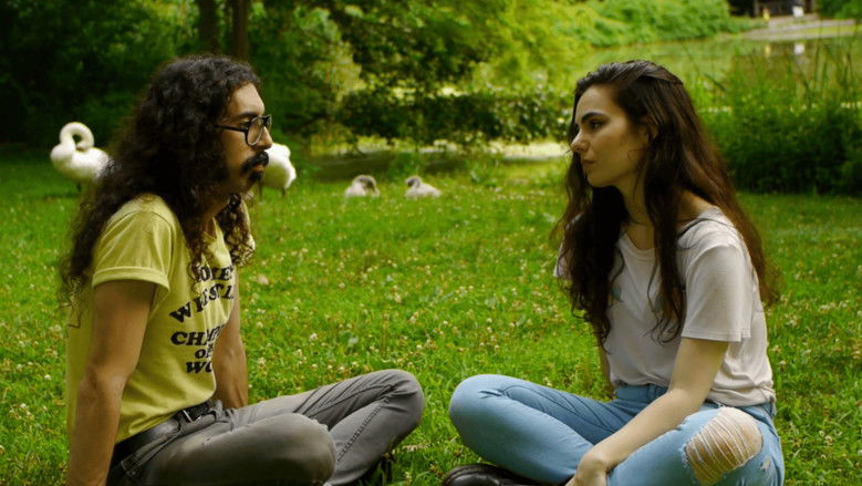 Image d'arrière-plan 3 du film Mute Date