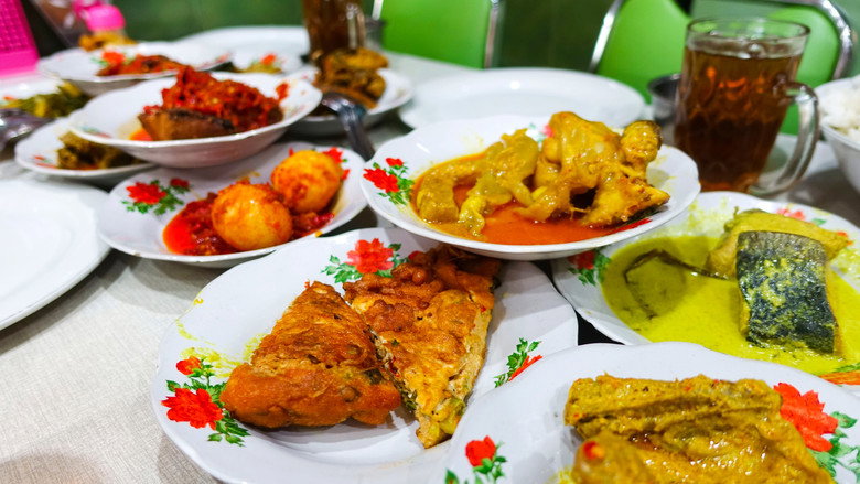 Still from Anthony Bourdain: Parts Unknown - Season 12 Episode 3