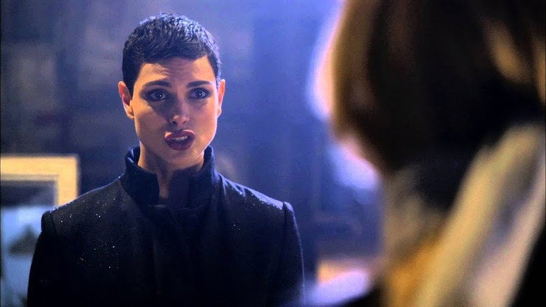 Still from V - Season 2 Episode 10
