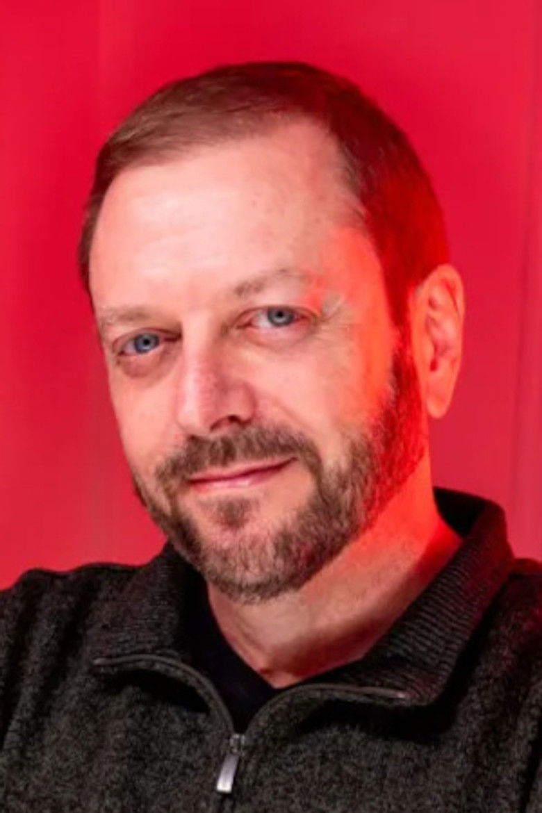 Gavin Dell portrait image