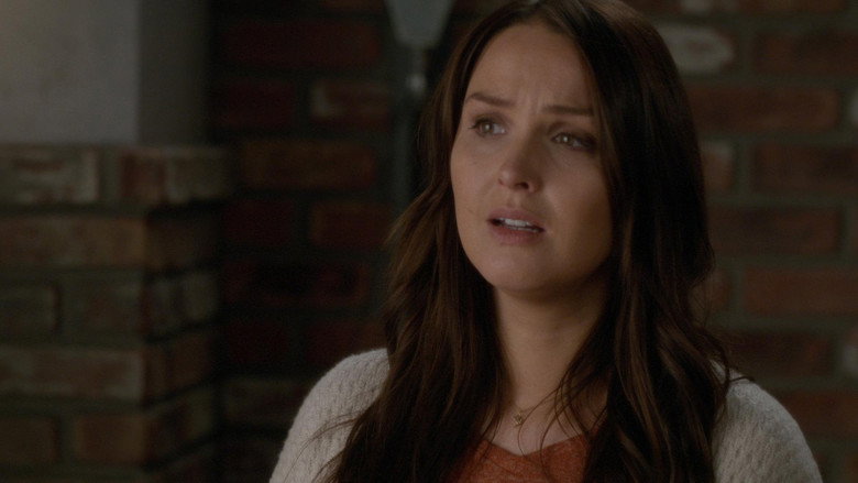 Grey's Anatomy S16E16 — Leave a Light On episode still