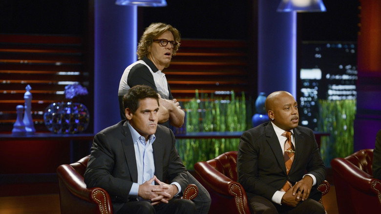 Still from The Neighbors - Season 2 Episode 7