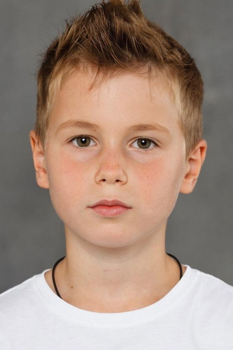 Daniel Esh portrait image