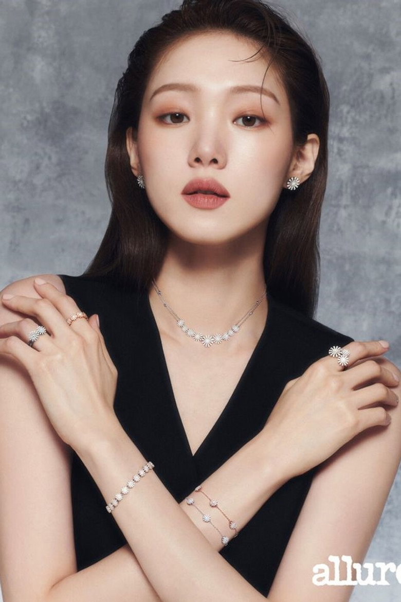 Lee Sung-kyung photo