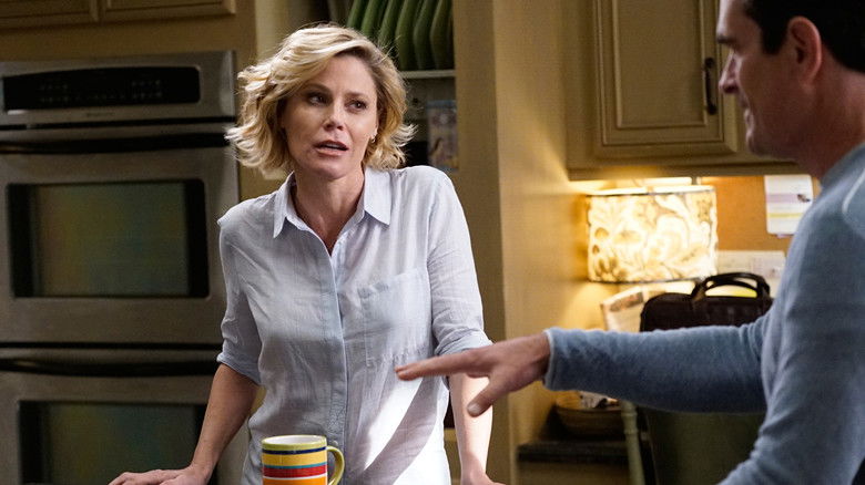 Watch Modern Family Season 11 Episode 8 - Tree's a Crowd Online free