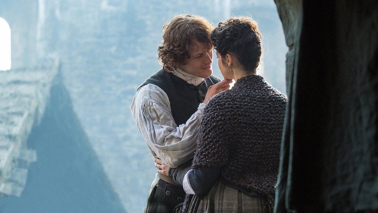 Outlander Qui Est L'homme Qui Regarde Claire Par La Fenetre