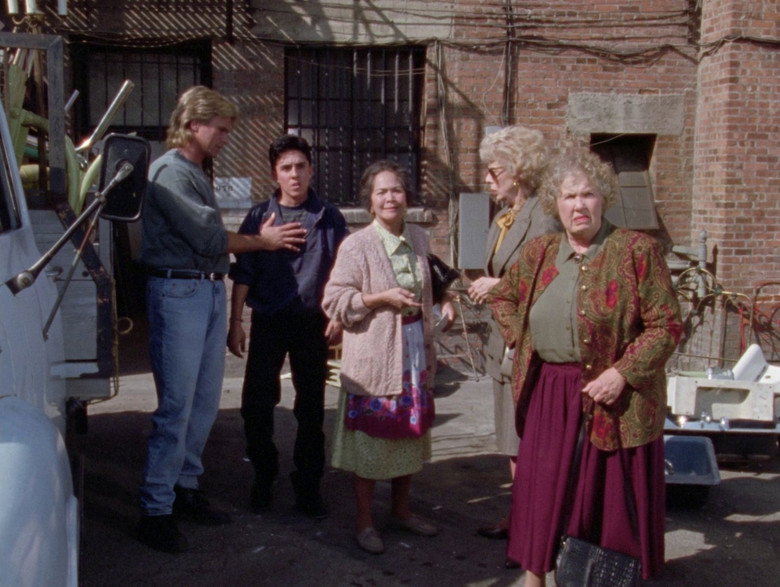 Still from MacGyver - Season 7 Episode 12