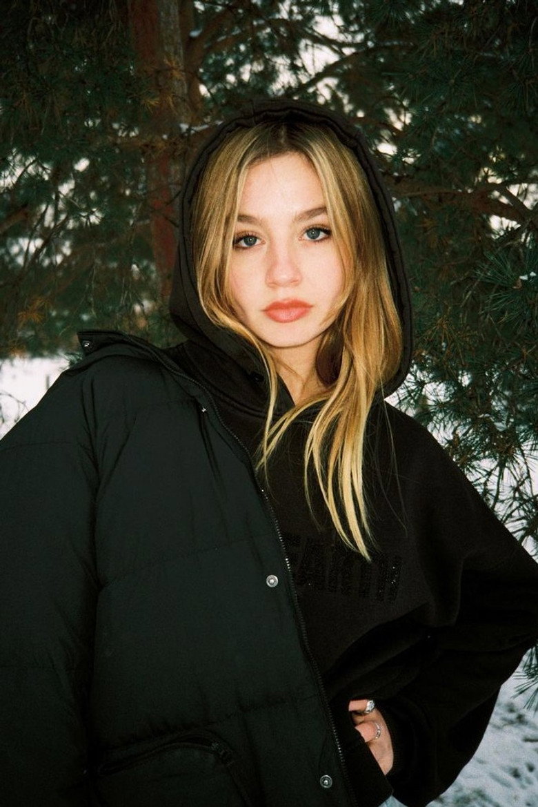 Flora Thiemann photo 3