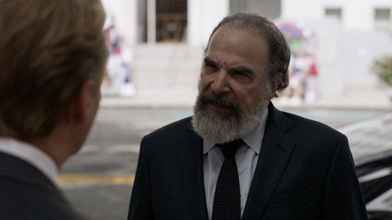 Homeland S08E12 — Prisoners of War episode still