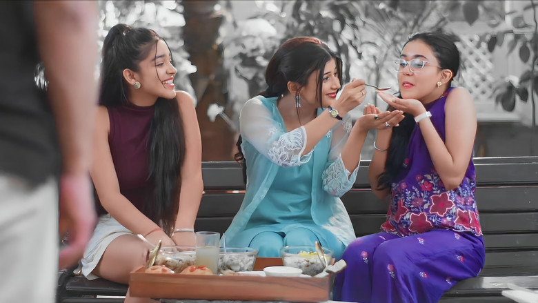 Mukti, Maira pamper Abhira!