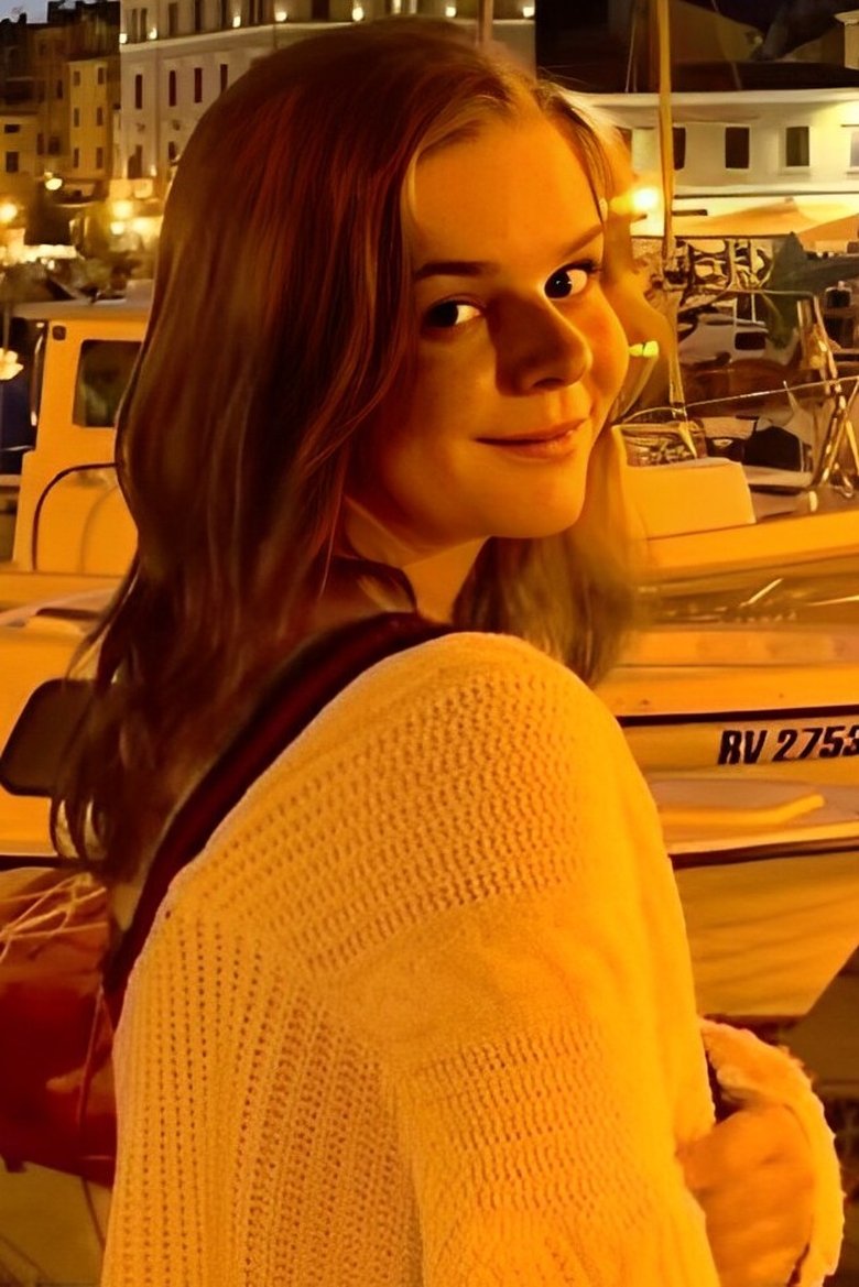 Hannah Gunn portrait image