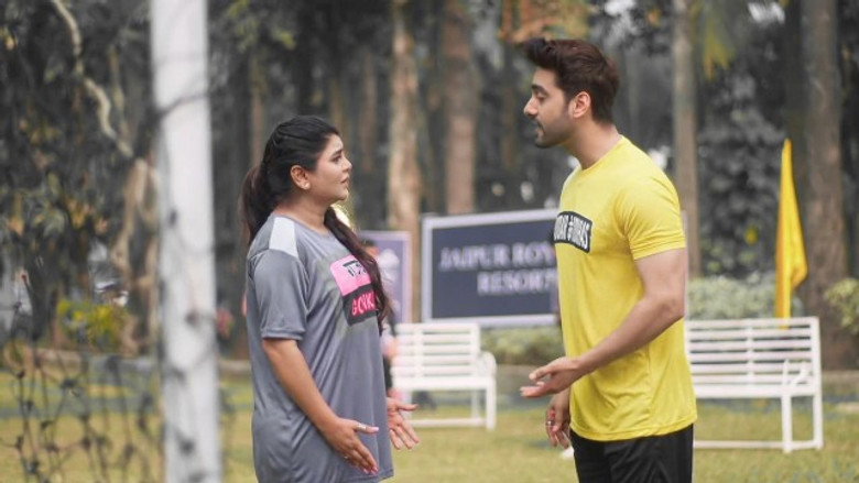 Surekha and Armaan hatch a plan