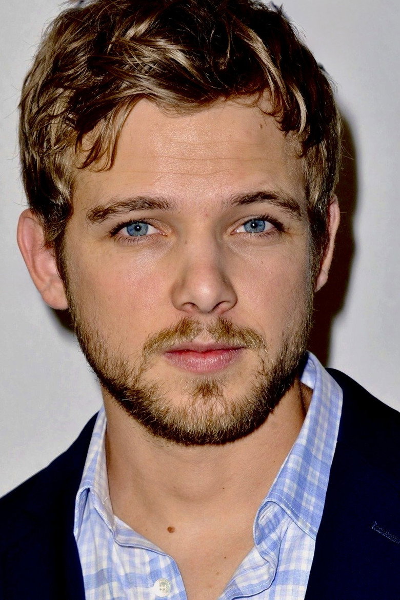 Max Thieriot 7