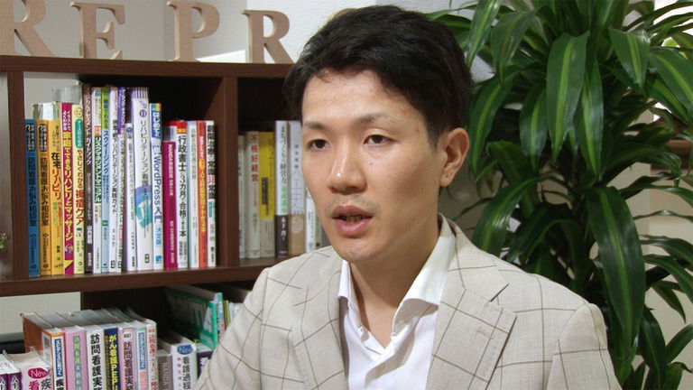 Still image for RISING season 1 episode 8: Taking Affordable Medical Testing to the World! Still image for RISING season 1 episode 8: Taking Affordable Medical Testing to the World!