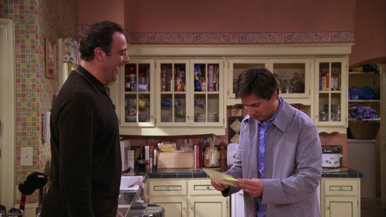 Still from Everybody Loves Raymond - Season 9 Episode 10