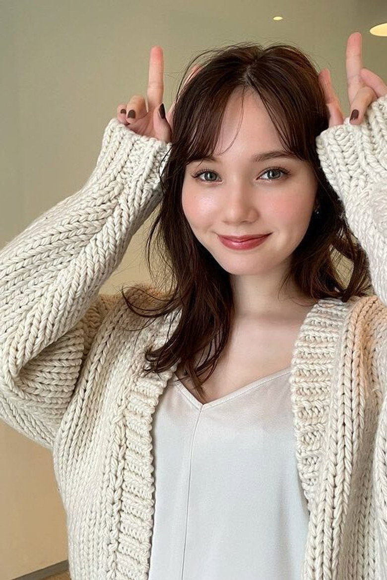 Aya Marsh photo