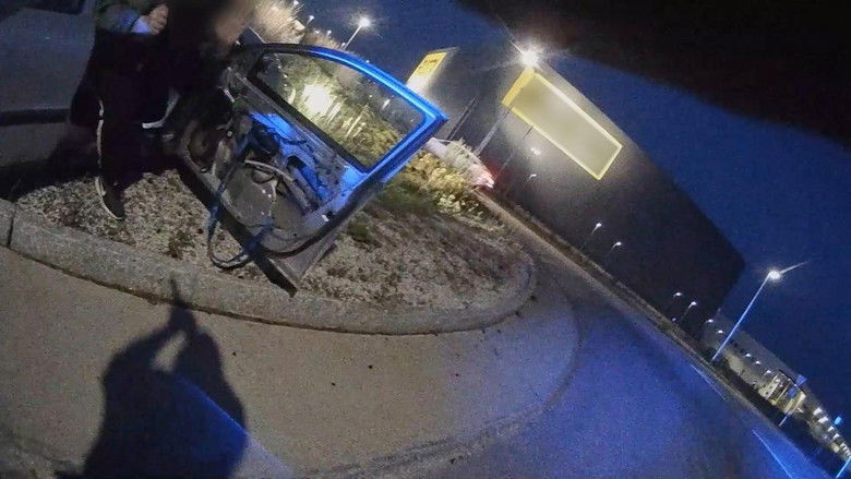 Still image for Fångat på polisens kamera season 1 episode 16: Drops his pants Still image for Fångat på polisens kamera season 1 episode 16: Drops his pants