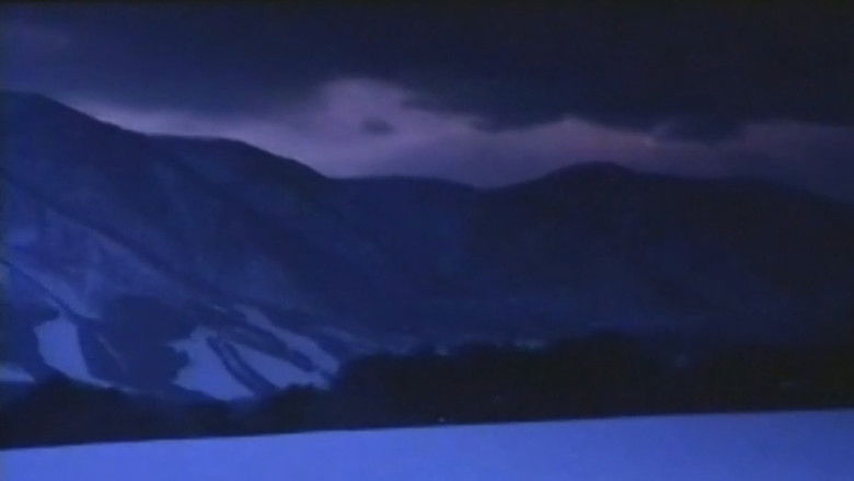 Image d'arrière-plan 10 du film 飛ぶは天国、もぐるが地獄