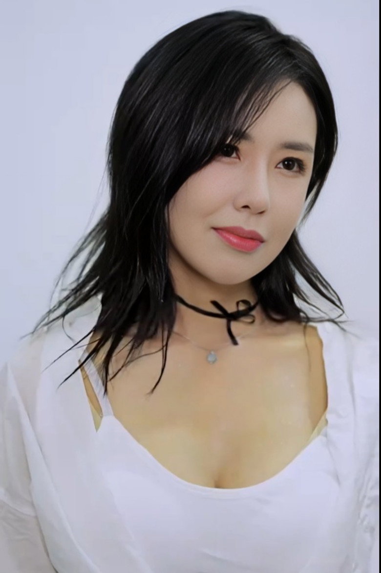 Yi Mo photo