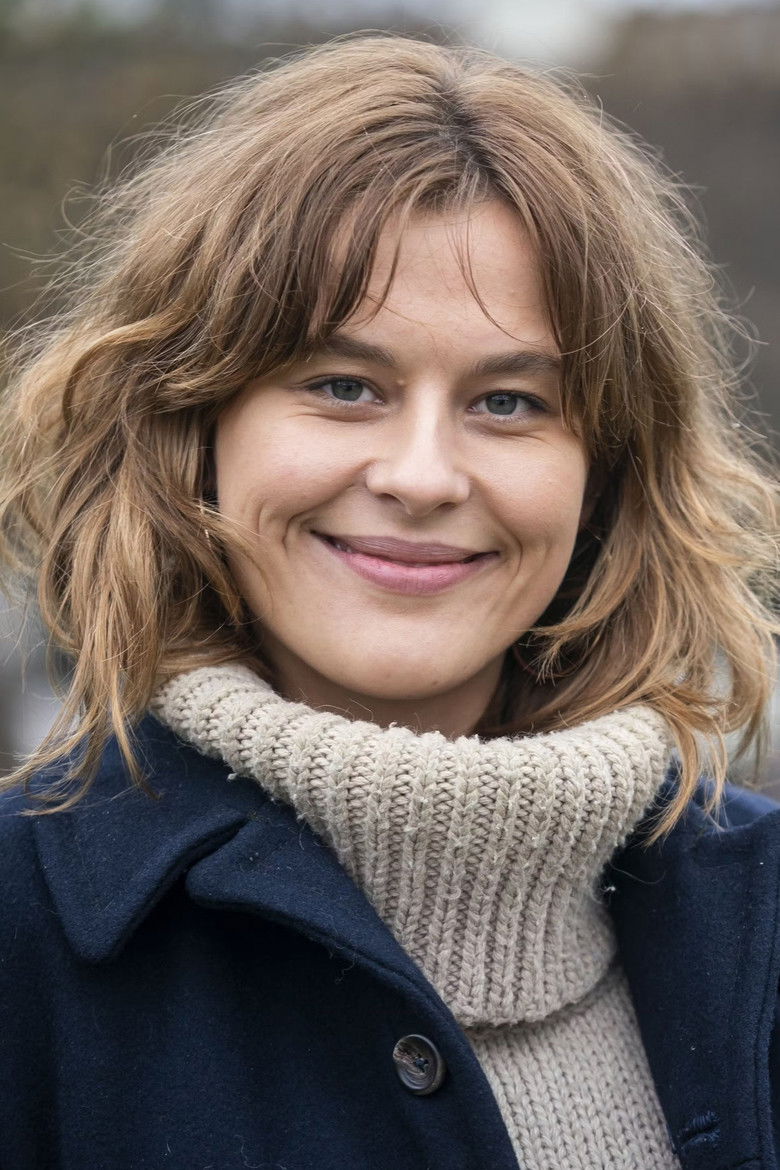 Caroline Reichhardt portrait image