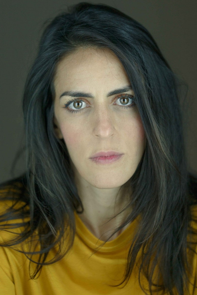 Luciana Paes photo 4