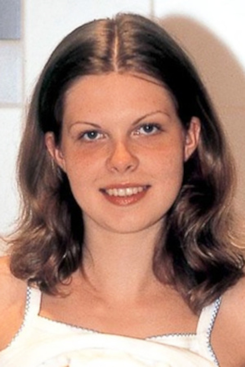 Laura L portrait