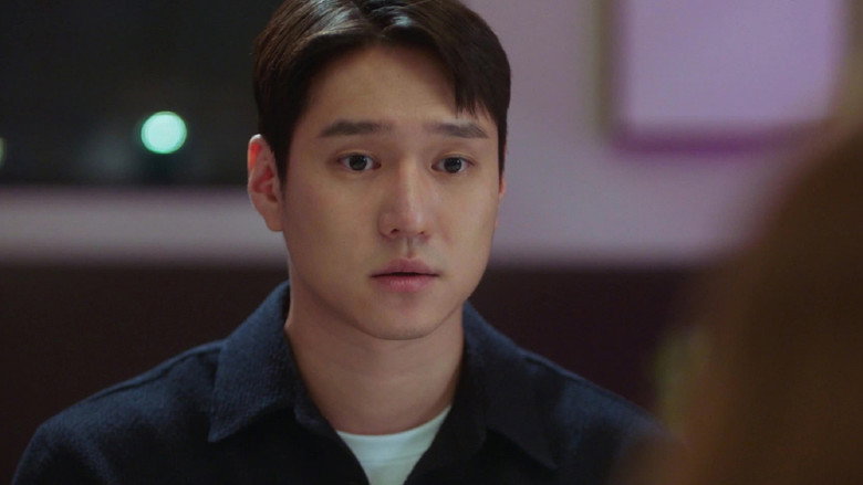 Still from Love in Contract - Season 1 Episode 3