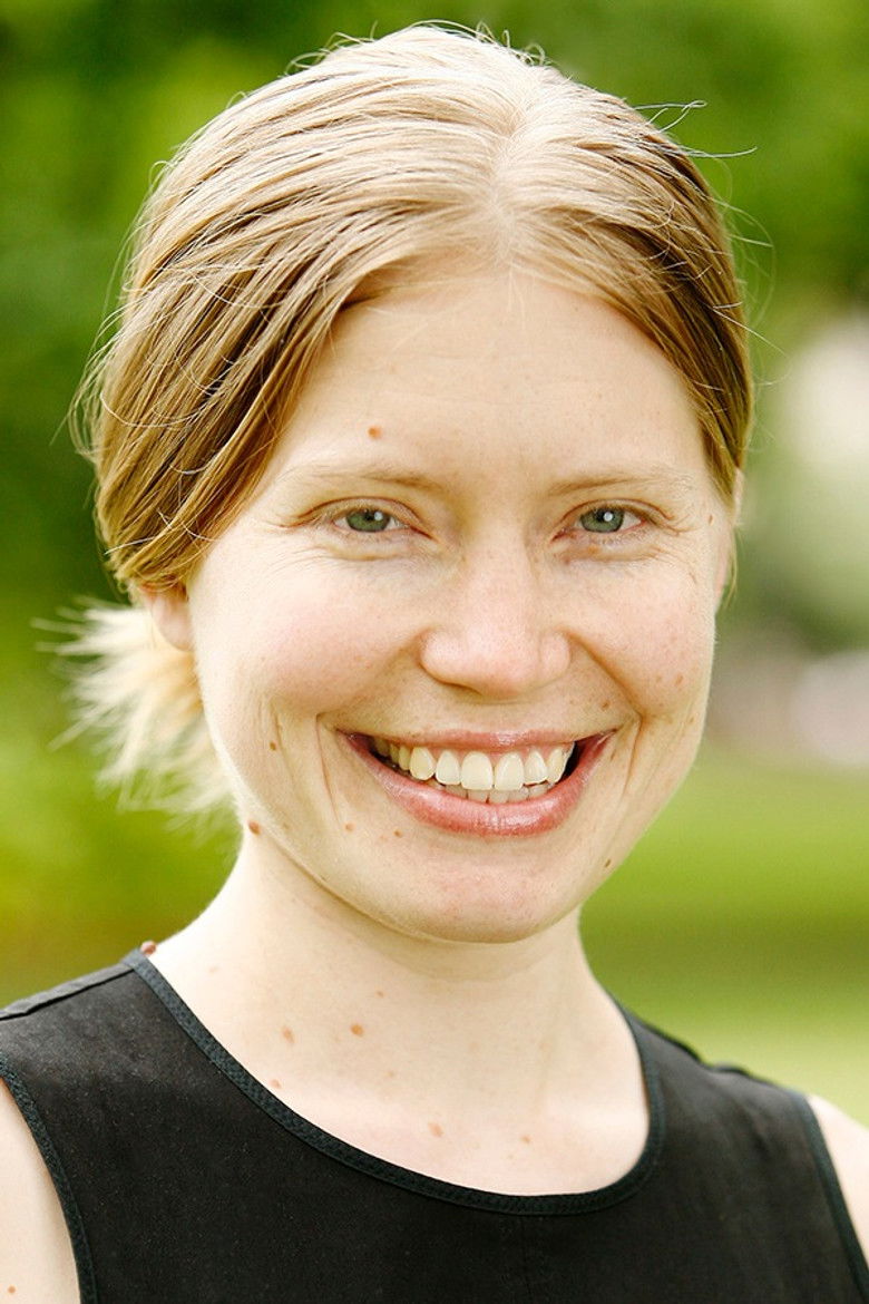 Miriam Lyons portrait image