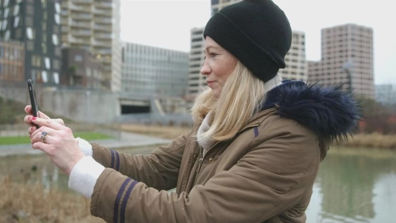 #HAPPY : la dictature du bonheur sur les réseaux sociaux main backdrop