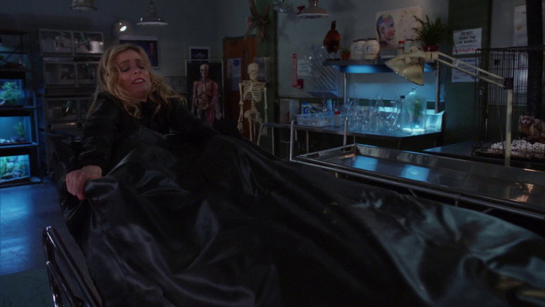 Community S01E20 — The Science of Illusion episode still