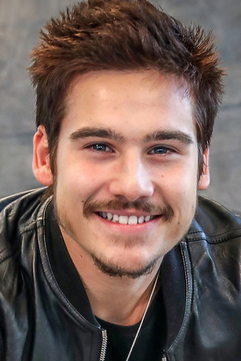 Nicolas Prattes photo 4