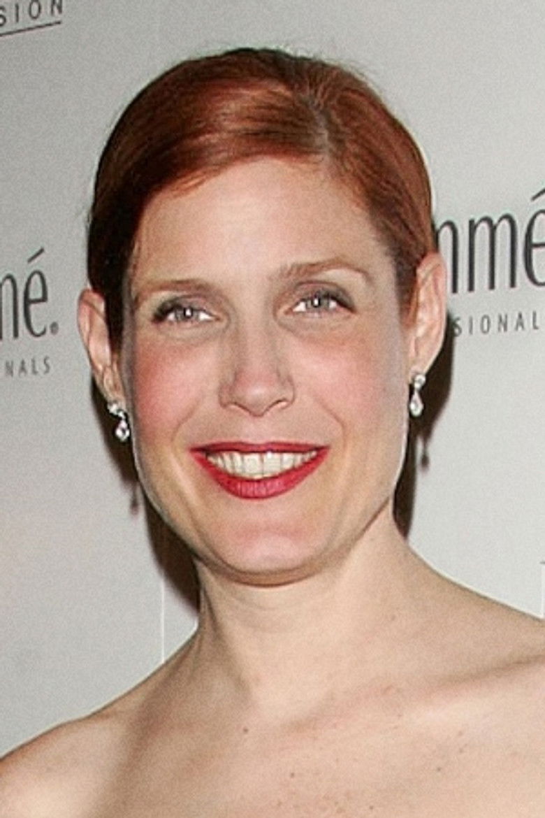 Laura Bennett portrait image