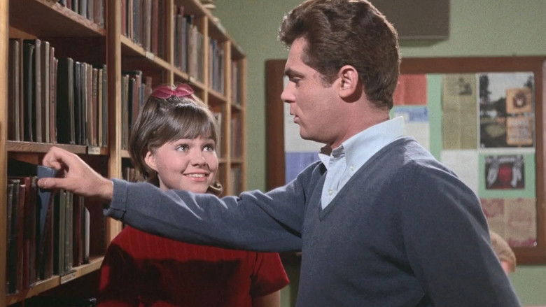 Still image for Gidget season 1 episode 29: Ask Helpful Hannah