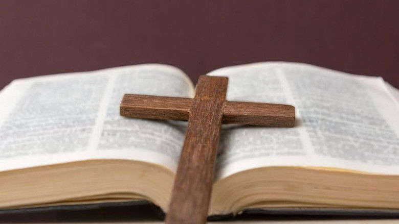 Still image for HOLY MYSTERIES season 1 episode 1: Episode 1