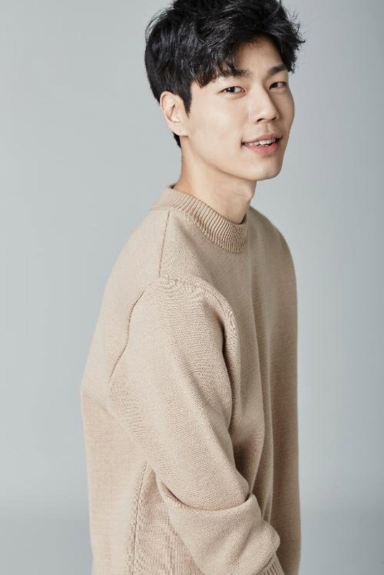 Kim Jong-hoon photo 2