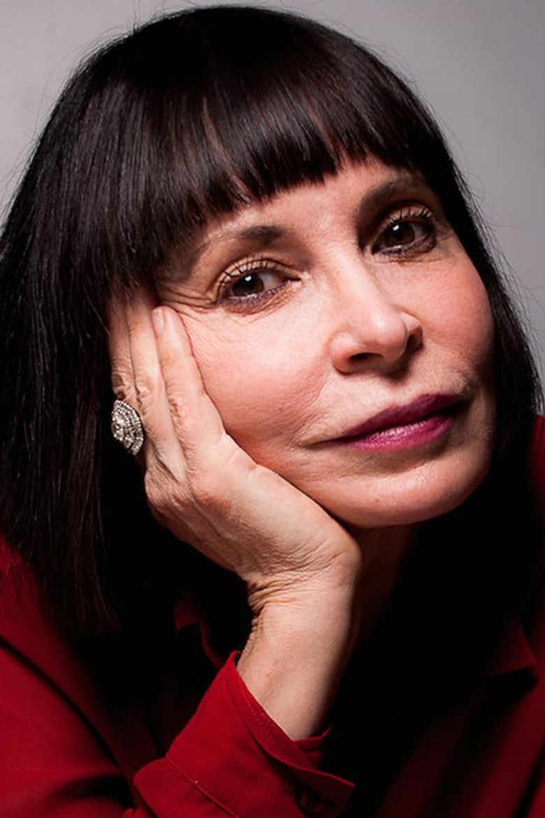 Laura Mitchell portrait image