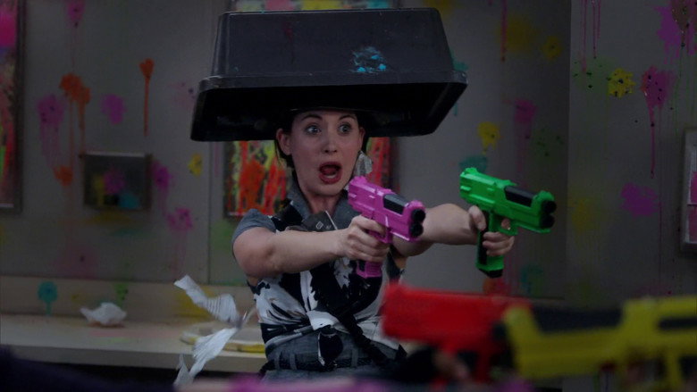 Community S01E23 — Modern Warfare episode still