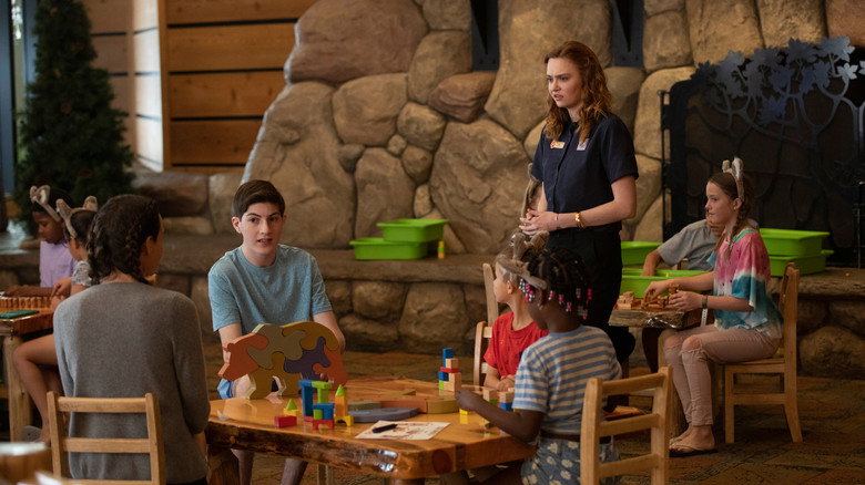 Still from Speechless - Season 3 Episode 17