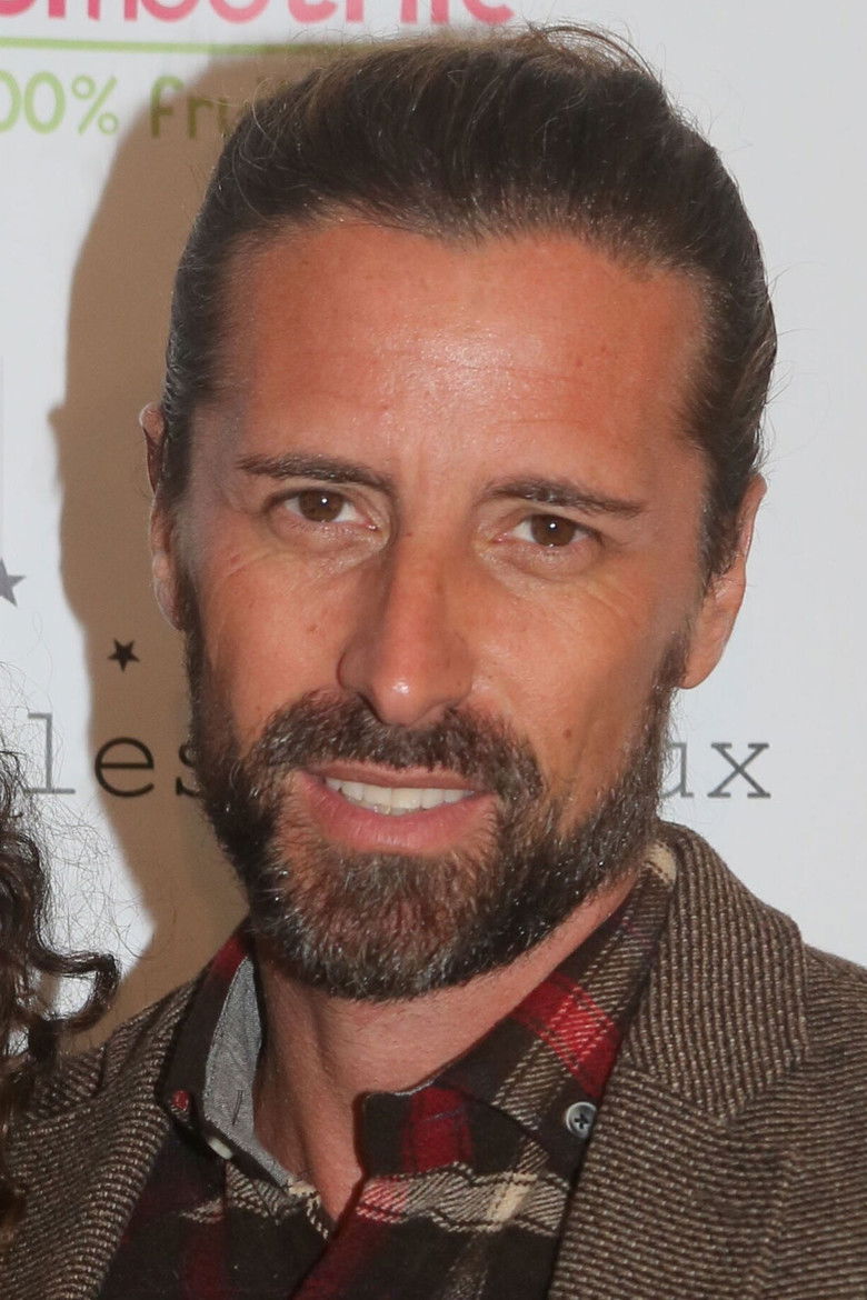 Gilles Luka portrait image