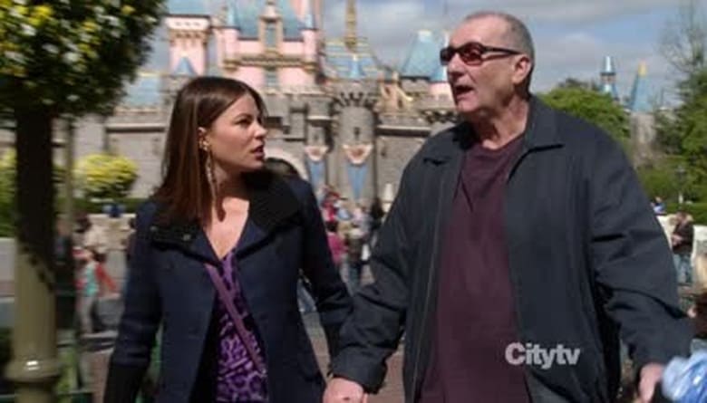 Modern Family S03E22 — Disneyland episode still