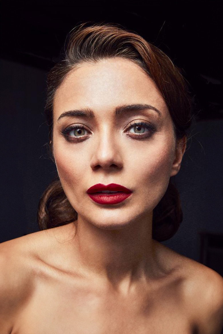 Damla Sönmez photo 2