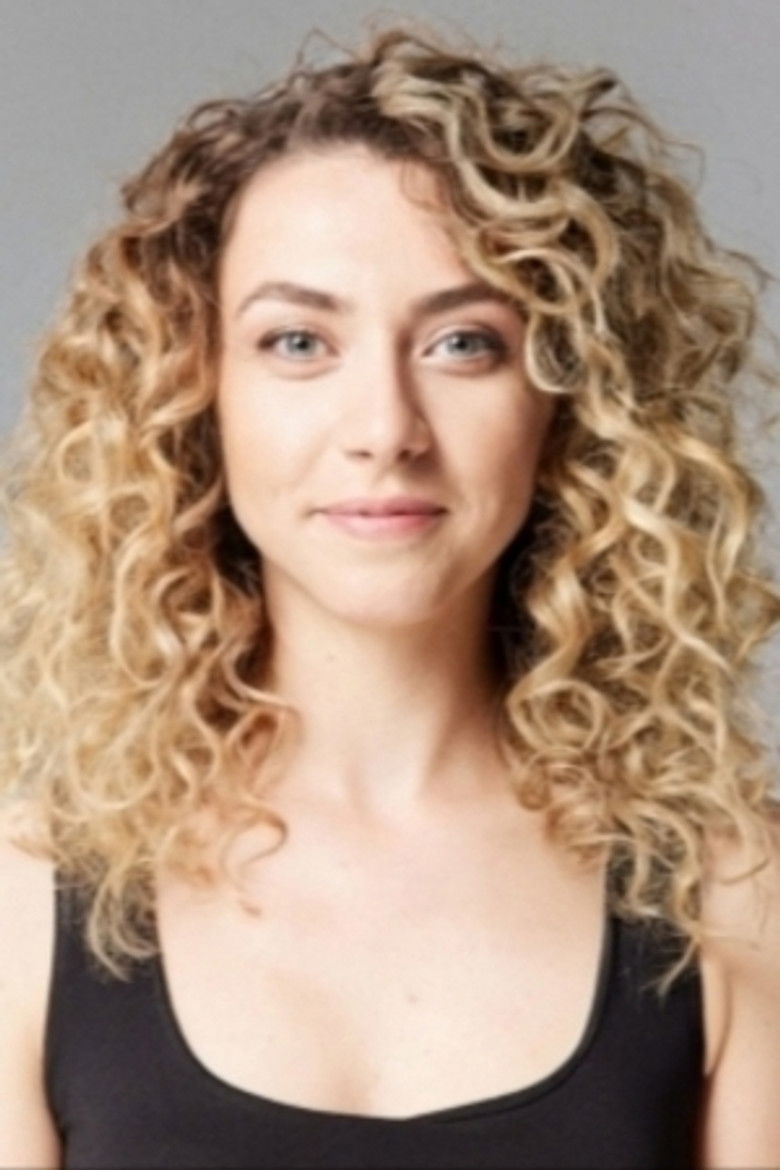 İpek Uzkalan portrait image