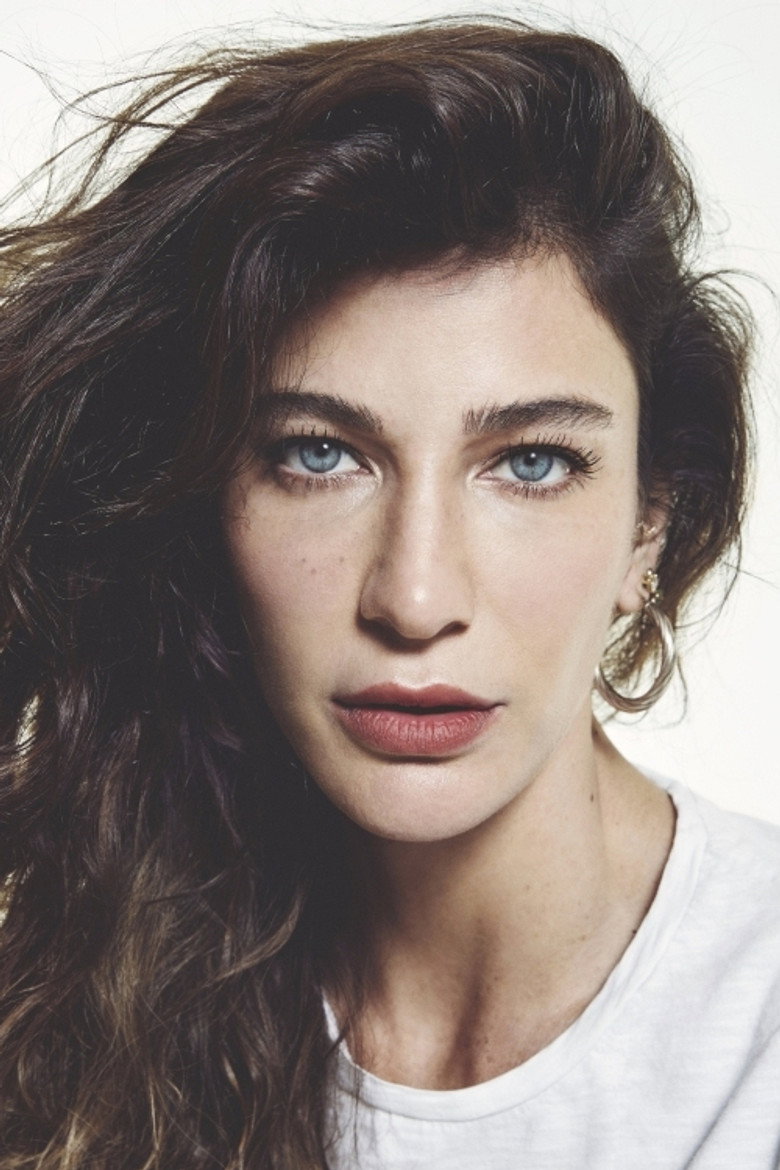 Berrak Tüzünataç photo 3