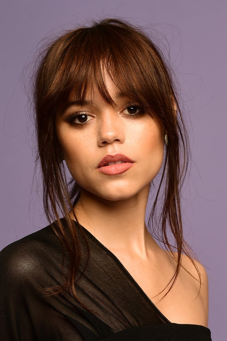 Jenna Ortega headshot