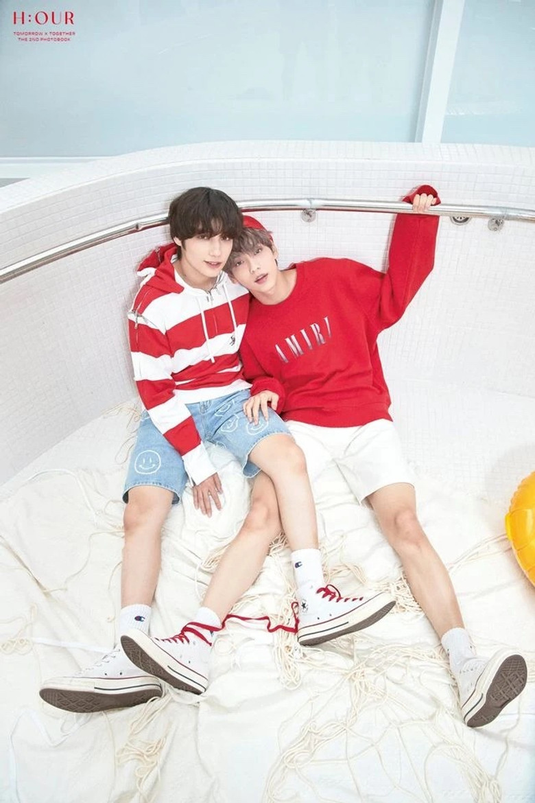 Imatge de TOMORROW X TOGETHER The 2nd Photobook H:OUR